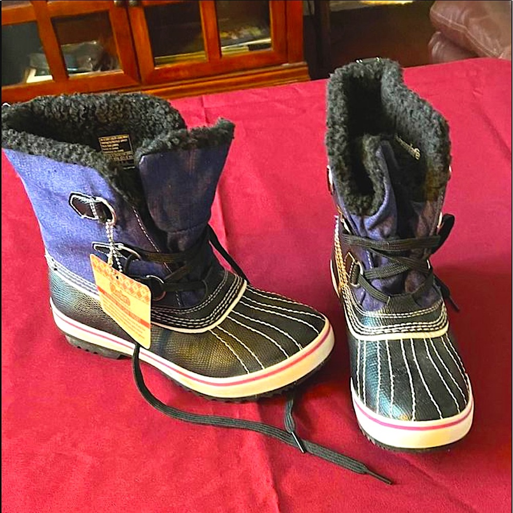 Skechers Winter boots size 6.5
